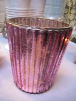 Pinkfarbenes Teelichtglas