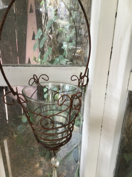 Dekorative Glashänger mit Rostfassung